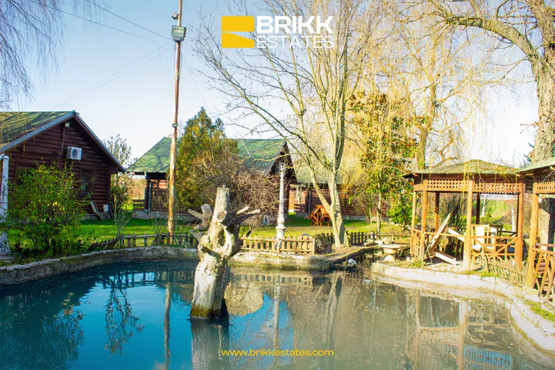 Truall 42 ari me restorant dhe bungallova në Milloshevë — foto 4