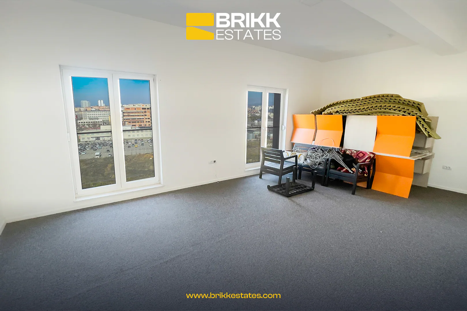 Zyrë penthouse 340 m² me tarracë me qira në Rrugën A — foto 6 (6)