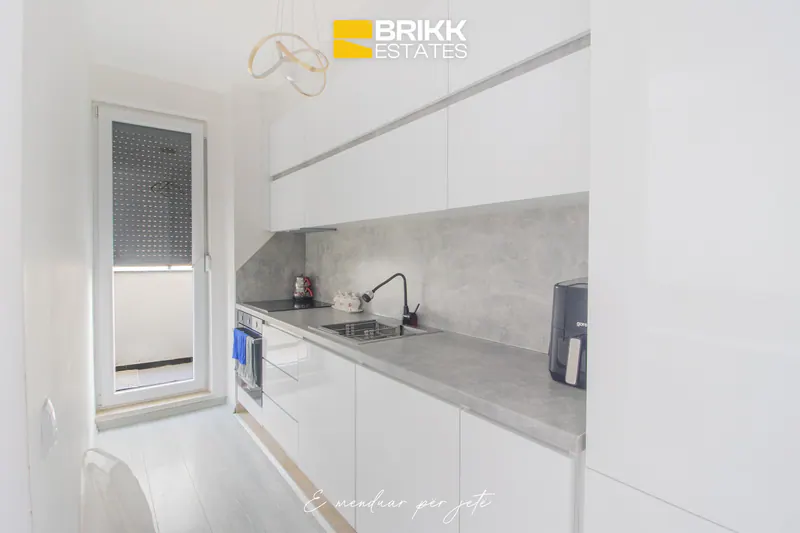 Banesë e mobiluar në shitje në Hira Residence — foto 3