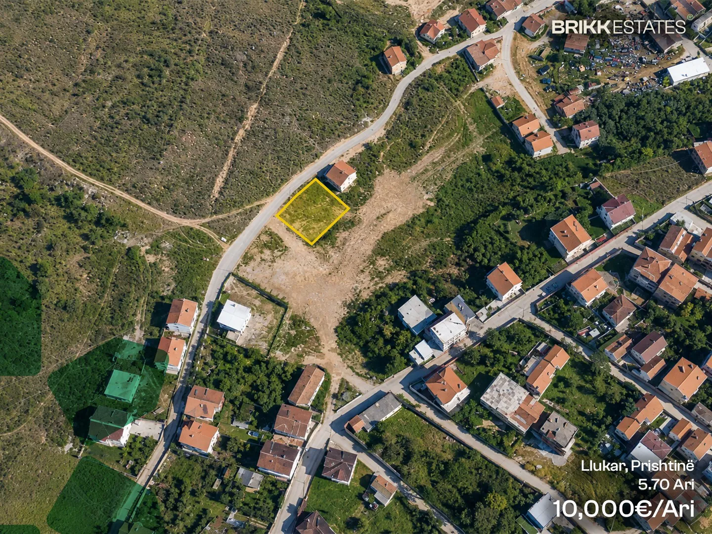 Tokë 5.70 ari për shtëpi në shitje në Llukar — foto 1